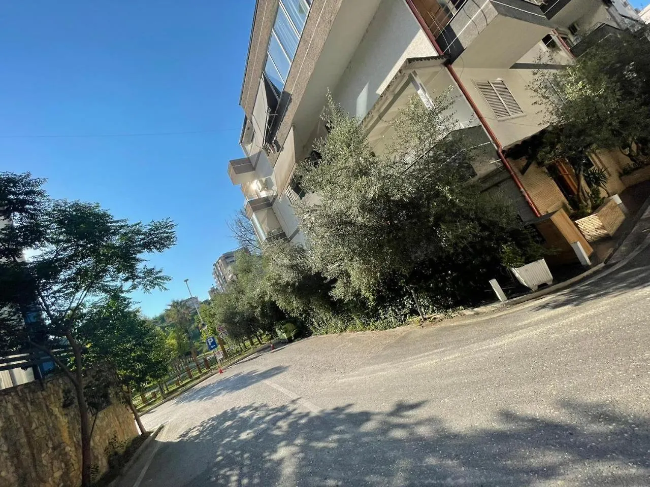 Tirana Perla Apartment 0*,